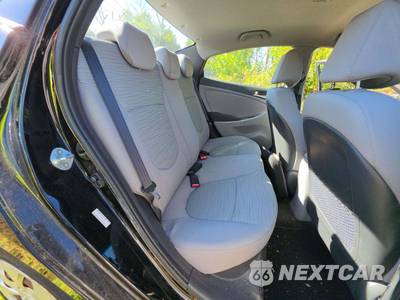 2016 Hyundai Accent SE Sedan - zdjęcie 16 z 43 - miniatura