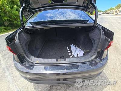 2023 Volkswagen Jetta SE - zdjęcie 10 z 17 - miniatura
