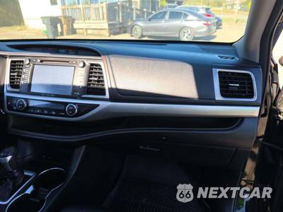 2018 Toyota Highlander XLE - zdjęcie 17 z 25 - miniatura