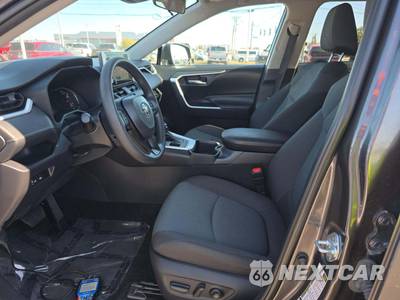 2025 Toyota RAV4 XLE - zdjęcie 3 z 18 - miniatura