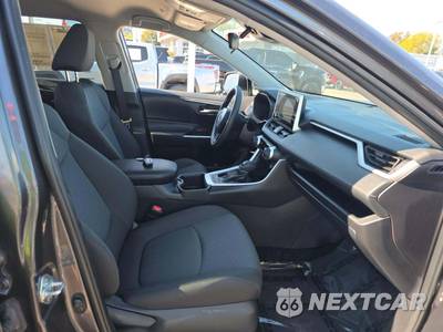 2025 Toyota RAV4 XLE - zdjęcie 15 z 18 - miniatura