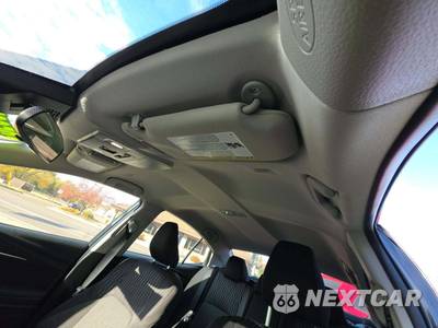 2026 Toyota Camry LE - zdjęcie 8 z 19 - miniatura