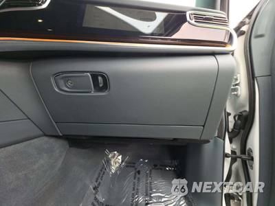 2022 Jeep Grand Wagoneer Series III - zdjęcie 17 z 23 - miniatura