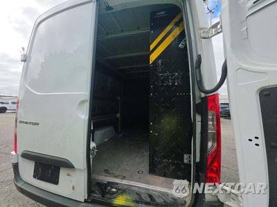 2024 Mercedes-Benz Sprinter 3500 Cargo Van DRW Standard Roof 144.0" WB - zdjęcie 11 z 30 - miniatura