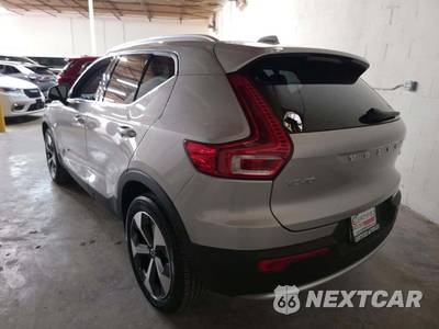 2025 Volvo XC40 B5 Plus Bright Theme - zdjęcie 2 z 22 - miniatura