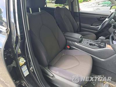 2022 Toyota Highlander LE - zdjęcie 19 z 35 - miniatura