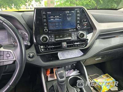 2022 Toyota Highlander LE - zdjęcie 10 z 35 - miniatura