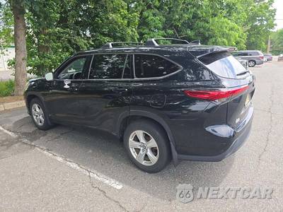 2022 Toyota Highlander LE - zdjęcie 2 z 35 - miniatura