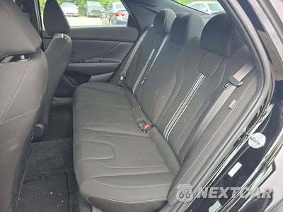 2025 Hyundai Elantra SEL Sport - zdjęcie 10 z 23 - miniatura