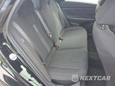 2025 Hyundai Elantra SEL Sport - zdjęcie 13 z 23 - miniatura