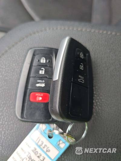 2023 Toyota Camry Hybrid XLE - zdjęcie 8 z 27 - miniatura