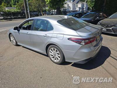 2023 Toyota Camry LE - zdjęcie 2 z 32 - miniatura