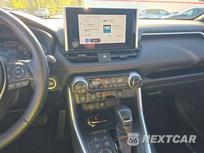 2024 Toyota RAV4 Prime SE - zdjęcie 7 z 20 - miniatura