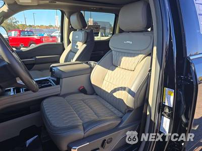 2026 Ford Super Duty F-350 Platinum Crew Cab Long Bed DRW - zdjęcie 3 z 18 - miniatura
