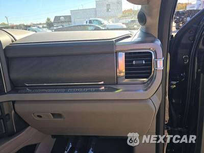 2026 Ford Super Duty F-350 Platinum Crew Cab Long Bed DRW - zdjęcie 16 z 18 - miniatura