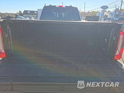 2026 Ford Super Duty F-350 Platinum Crew Cab Long Bed DRW - zdjęcie 11 z 18 - miniatura