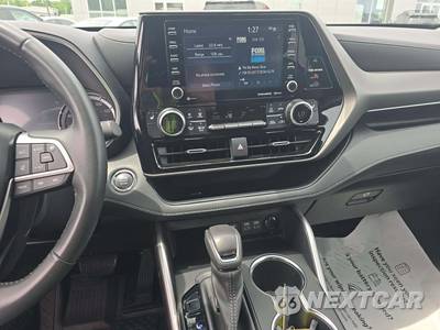 2022 Toyota Highlander XLE - zdjęcie 7 z 19 - miniatura