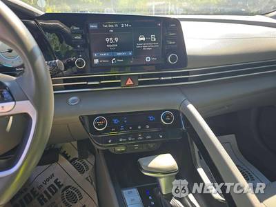 2021 Hyundai Elantra SEL - zdjęcie 10 z 22 - miniatura