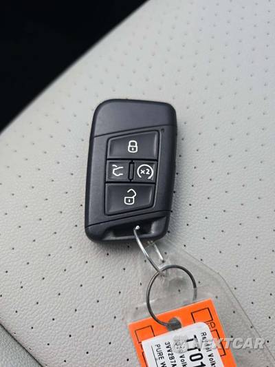 2019 Volkswagen Tiguan SEL - zdjęcie 8 z 23 - miniatura