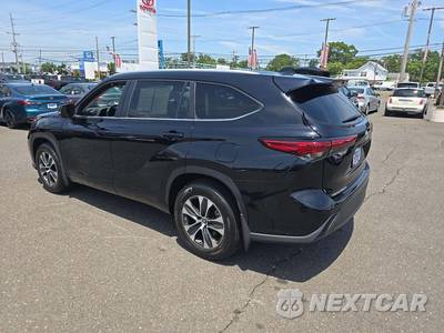 2023 Toyota Highlander XLE - zdjęcie 2 z 27 - miniatura