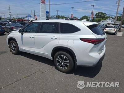 2023 Toyota Highlander XLE - zdjęcie 2 z 23 - miniatura