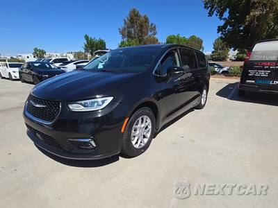 2024 Chrysler Pacifica Touring L 121.6" WB