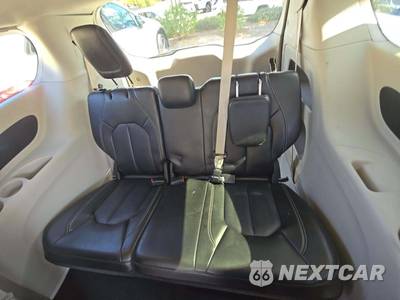 2024 Chrysler Pacifica Touring L 121.6" WB - zdjęcie 11 z 22 - miniatura