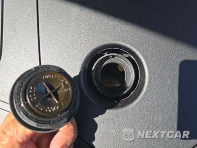 2025 Mercedes-Benz GLC 350e - zdjęcie 24 z 24 - miniatura
