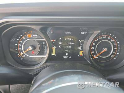 2026 Jeep Wrangler 4 Door Sahara - zdjęcie 6 z 20 - miniatura