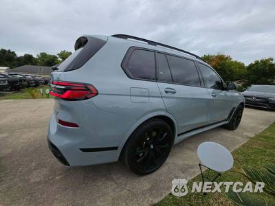 2025 BMW X7 M60i - zdjęcie 4 z 22 - miniatura