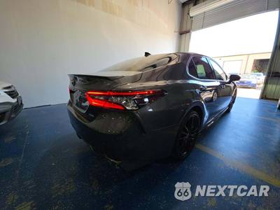 2021 Toyota Camry XSE - zdjęcie 3 z 21 - miniatura
