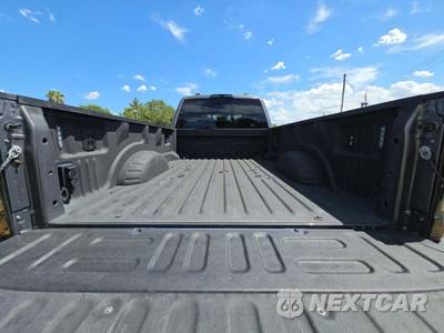 2022 Ford Super Duty F-450 Platinum Crew Cab Long Bed DRW - zdjęcie 14 z 22 - miniatura