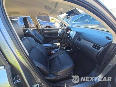 2020 Mitsubishi Outlander SEL - zdjęcie 19 z 31 - miniatura