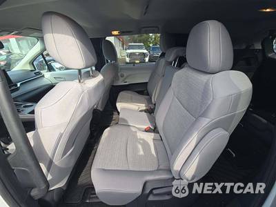 2026 Toyota Sienna LE 8-Passenger 120.5" WB - zdjęcie 13 z 24 - miniatura
