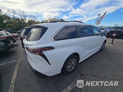 2026 Toyota Sienna LE 8-Passenger 120.5" WB - zdjęcie 3 z 24 - miniatura