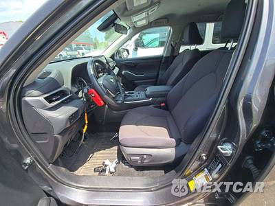 2025 Toyota Highlander LE - zdjęcie 6 z 25 - miniatura