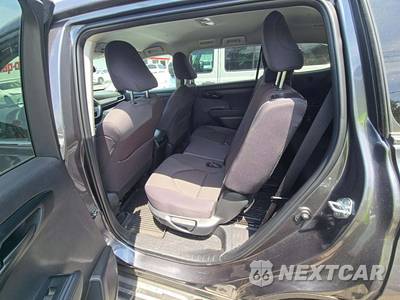 2025 Toyota Highlander LE - zdjęcie 13 z 25 - miniatura
