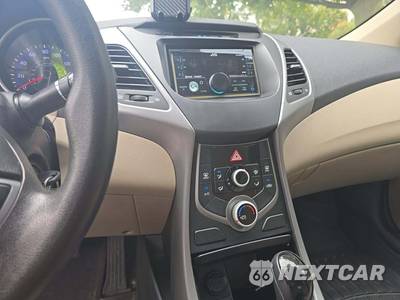 2016 Hyundai Elantra SE Sedan - zdjęcie 10 z 31 - miniatura