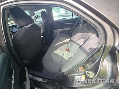 2018 Toyota Camry LE - zdjęcie 13 z 33 - miniatura