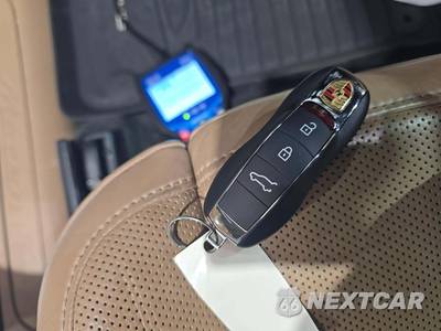 2020 Porsche Macan - zdjęcie 8 z 24 - miniatura