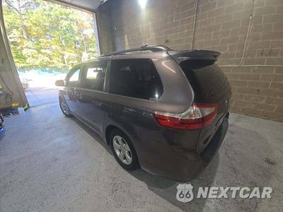 2015 Toyota Sienna LE 8-Passenger 119.3" WB - zdjęcie 2 z 28 - miniatura