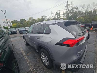 2022 Toyota RAV4 LE - zdjęcie 2 z 23 - miniatura