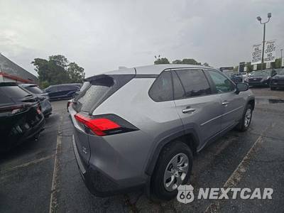 2022 Toyota RAV4 LE - zdjęcie 3 z 23 - miniatura