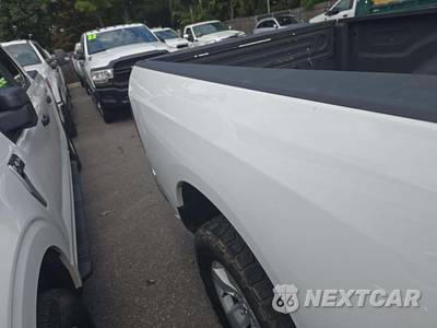 2022 Ram 1500 Classic SLT Crew Cab Short Bed - zdjęcie 24 z 31 - miniatura