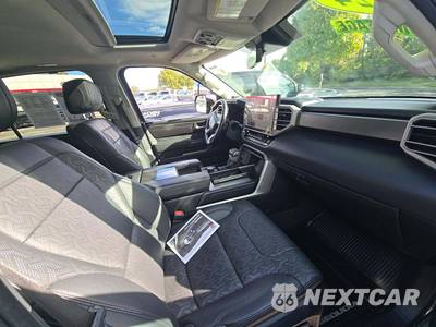 2024 Toyota Sequoia SR5 - zdjęcie 18 z 25 - miniatura