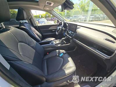 2025 Toyota Grand Highlander Platinum - zdjęcie 19 z 24 - miniatura