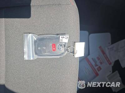 2026 Toyota Prius Plug-In Hybrid SE - zdjęcie 8 z 23 - miniatura