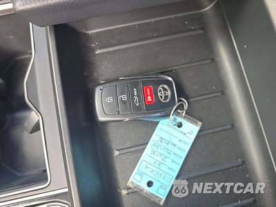 2023 Toyota Tundra SR Crew Cab Short Bed - zdjęcie 8 z 23 - miniatura