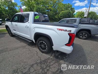 2023 Toyota Tundra SR Crew Cab Short Bed - zdjęcie 2 z 23 - miniatura