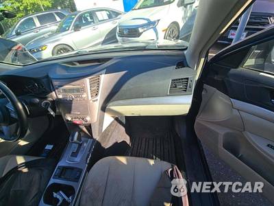 2011 Subaru Legacy 2.5i Premium w/All Weather Pkg & Power Moonroof - zdjęcie 19 z 34 - miniatura